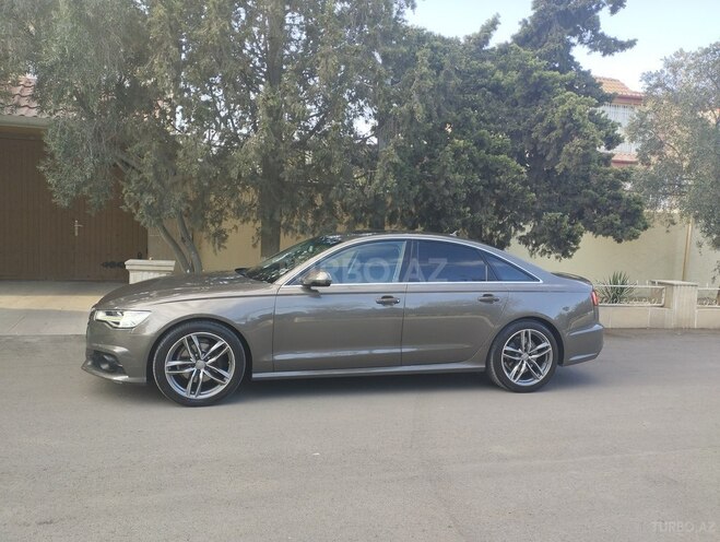 Audi A6-4