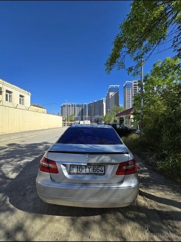Mercedes E 220-3