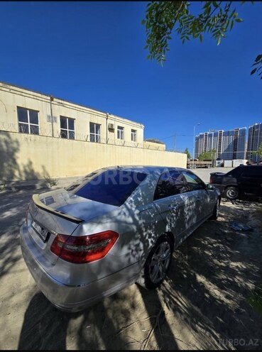 Mercedes E 220-6