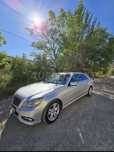 Mercedes E 220-9