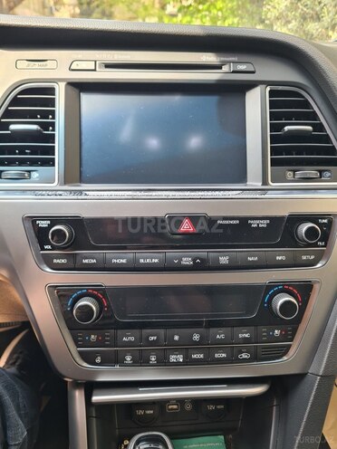 Hyundai Sonata-13