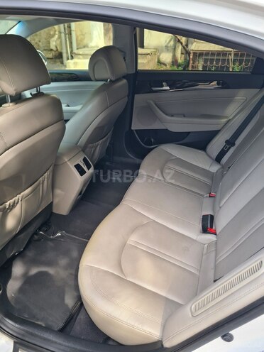 Hyundai Sonata-11