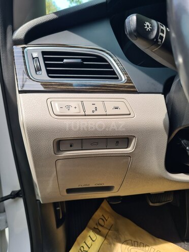 Hyundai Sonata-7