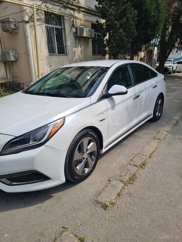 Hyundai Sonata-2