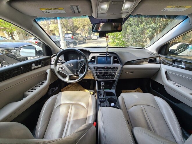 Hyundai Sonata-12