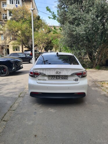 Hyundai Sonata-4