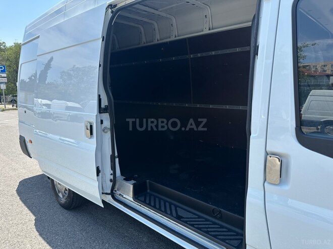 Ford Transit-7