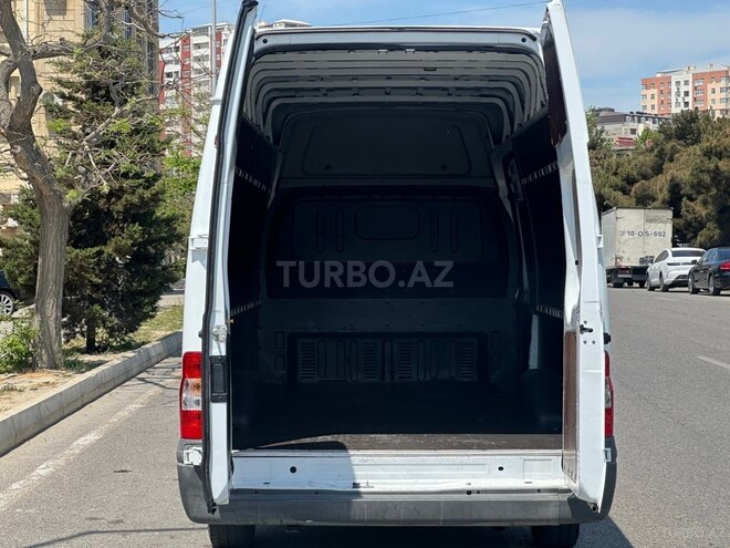 Ford Transit-6