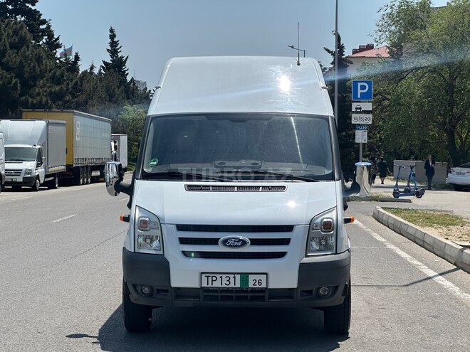 Ford Transit-2