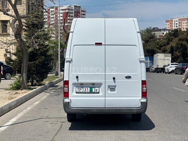 Ford Transit-5