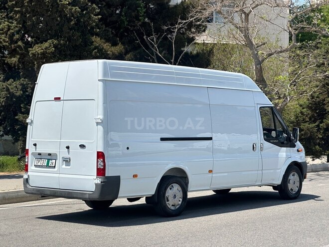 Ford Transit-4