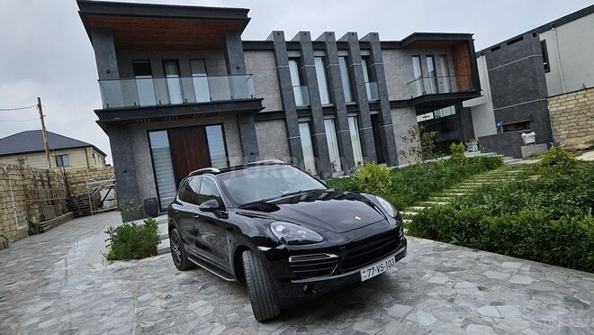 Porsche Cayenne-12