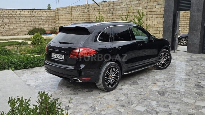 Porsche Cayenne-8
