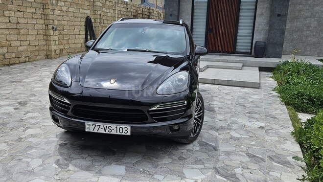Porsche Cayenne-1