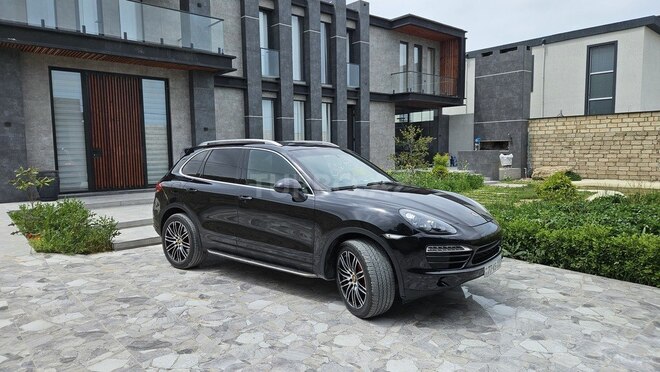 Porsche Cayenne-2