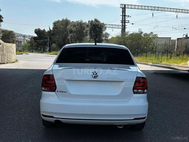 Volkswagen Polo 2018, 124,000 km - 1.6 l - Bakı