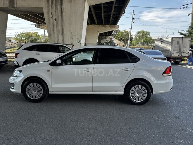 Volkswagen Polo 2018, 124,000 km - 1.6 l - Bakı