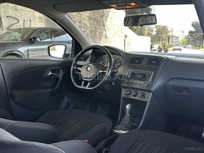 Volkswagen Polo 2018, 124,000 km - 1.6 l - Bakı