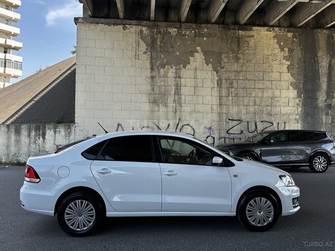 Volkswagen Polo 2018, 124,000 km - 1.6 l - Bakı