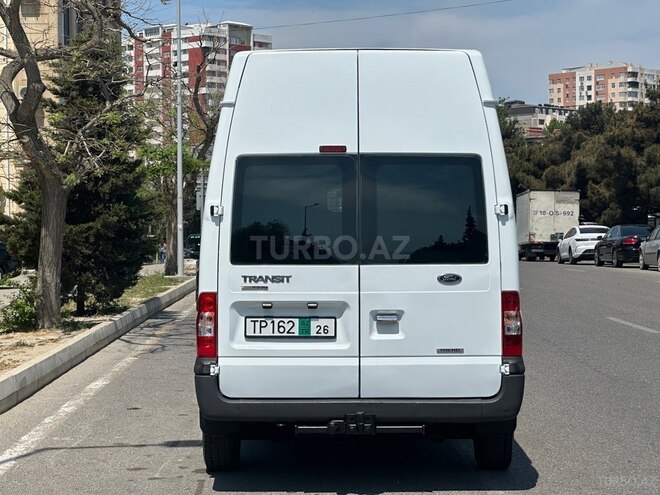 Ford Transit-6