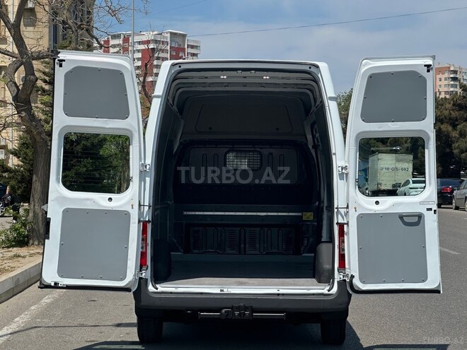 Ford Transit-7