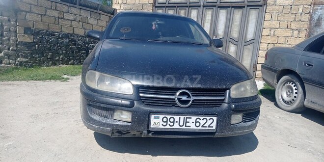 Opel Omega-1