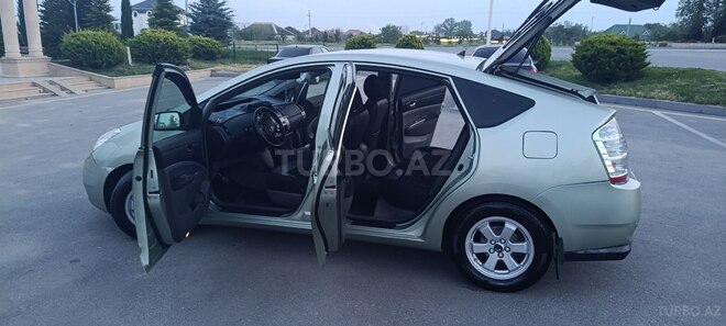 Toyota Prius-2