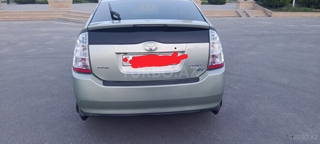 Toyota Prius-4