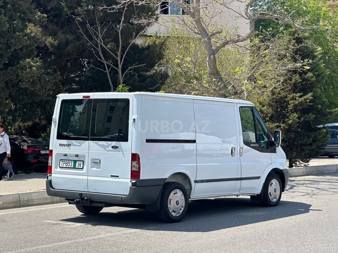 Ford Transit-8