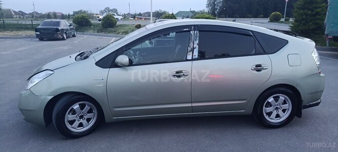 Toyota Prius-13