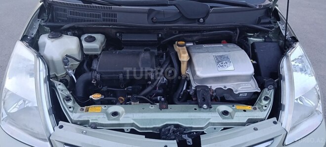 Toyota Prius-12