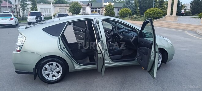 Toyota Prius-7