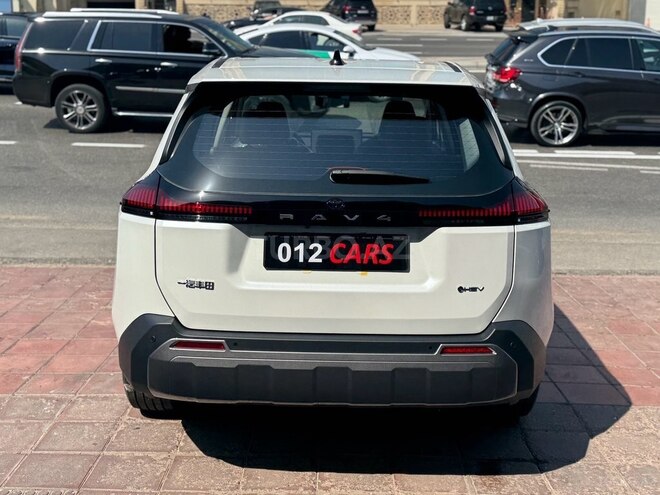 Toyota RAV4-6