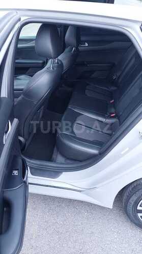 Kia K5-16