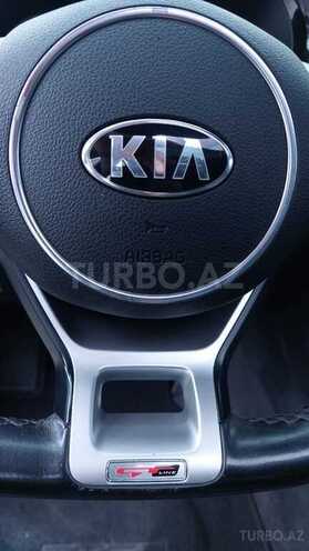 Kia K5-19
