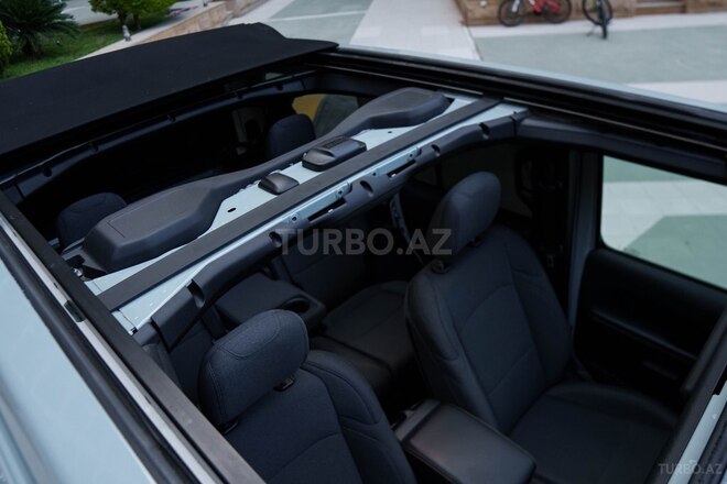 Jeep Wrangler-10