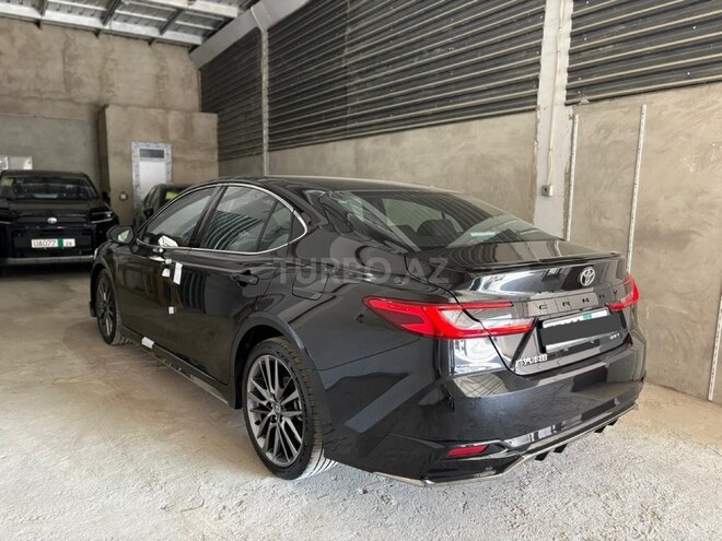 Toyota Camry-5