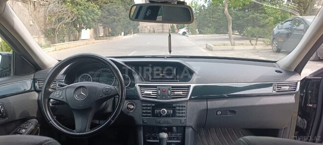 Mercedes E 250-12