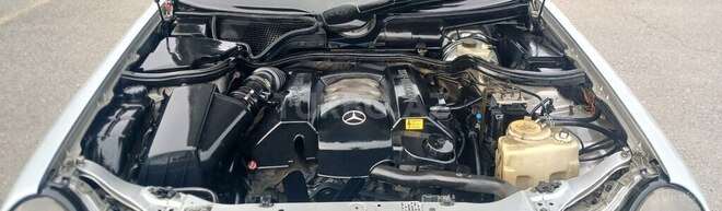 Mercedes E 280-2