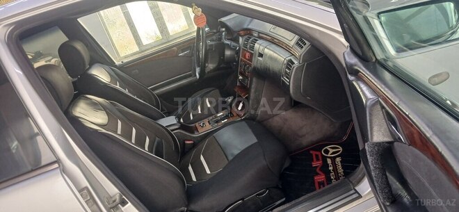 Mercedes E 280-8