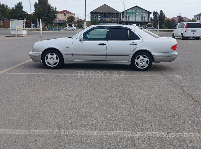Mercedes E 280-5