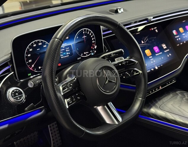 Mercedes E 300 e-17