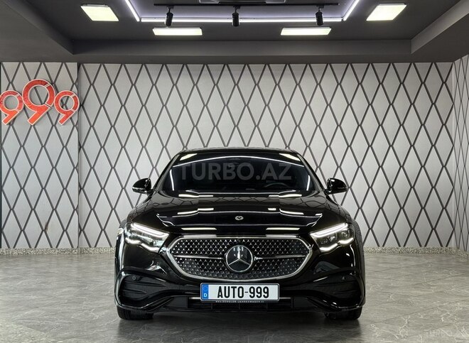 Mercedes E 300 e-1