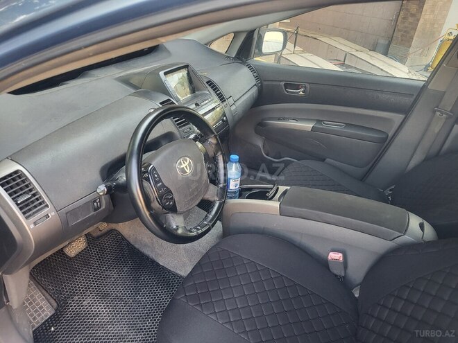 Toyota Prius-5