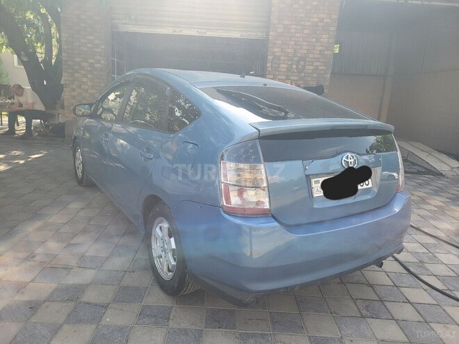 Toyota Prius-2
