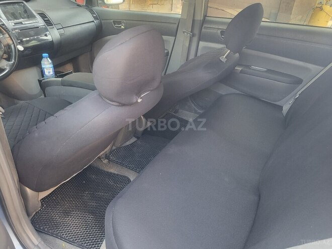 Toyota Prius-3