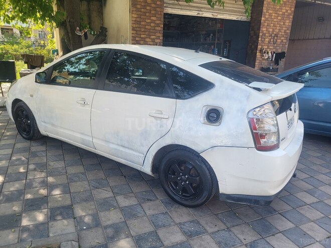 Toyota Prius-2
