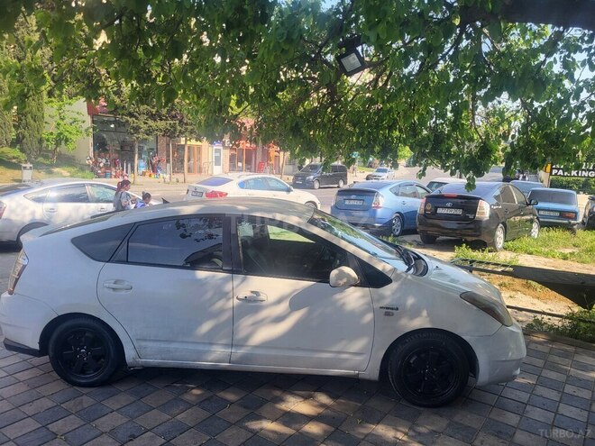 Toyota Prius-7