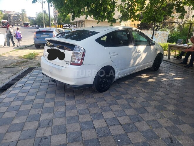 Toyota Prius-8