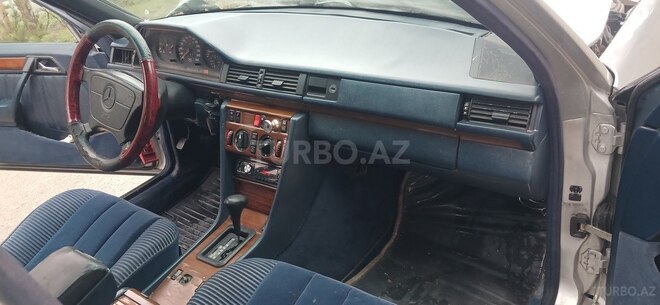 Mercedes E 280-7